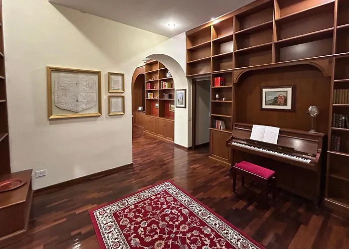 Colosseum's Custodian - 115 M2 * Rome