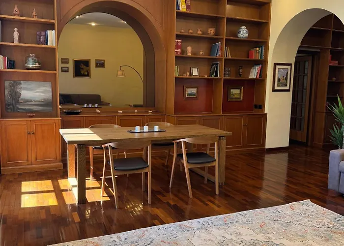 Colosseum's Custodian - 115 M2 * Rome